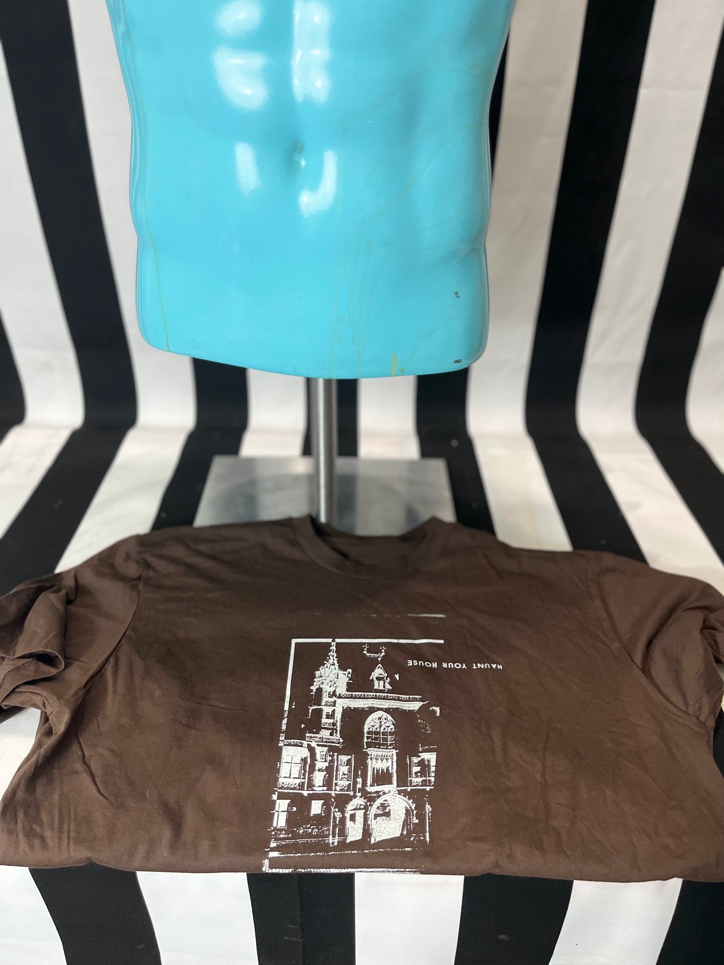 Haunt Your House Tee XL